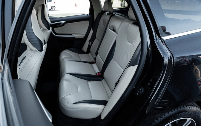Volvo XC 60 cena 59900 przebieg: 224000, rok produkcji 2011 z Wschowa małe 704